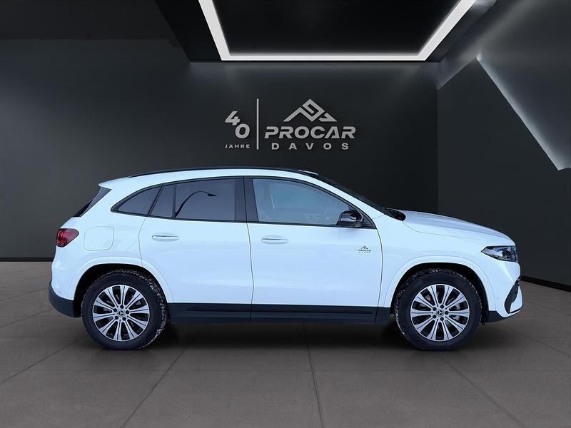 Gebraucht Mercedes EQA350 AMG line 214 kW (292 PS) 2024 Weiss SUV