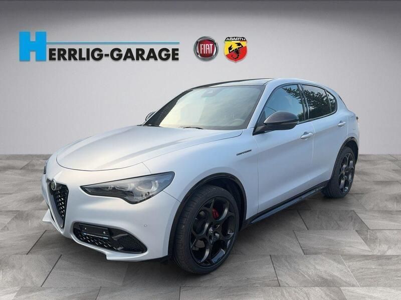 Weiss Gebraucht 2023 Alfa Romeo Stelvio Competizione SUV | CHF 61’900 - Bild 1/4