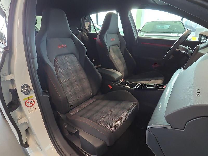 Gebraucht VW Golf VIII GTI 245 PS (180 kW) 2023