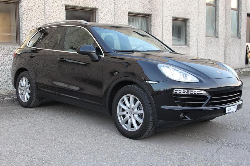 Gebraucht Porsche Cayenne 240 PS (176 kW) 2010 SUV