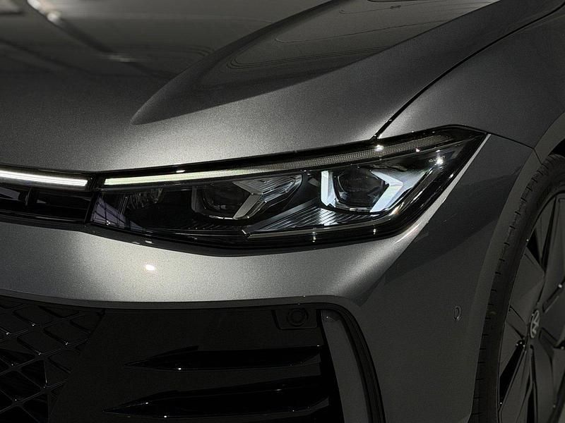 Gebraucht VW Passat R-line 193 PS (141 kW) 2024 Kombi