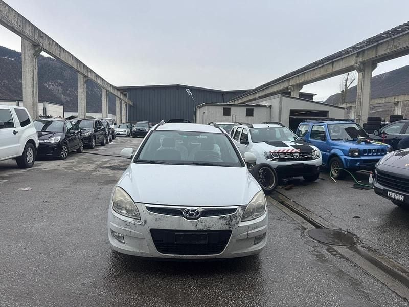 Gebraucht Hyundai i30 Style 116 PS (85 kW) 2010 Kombi