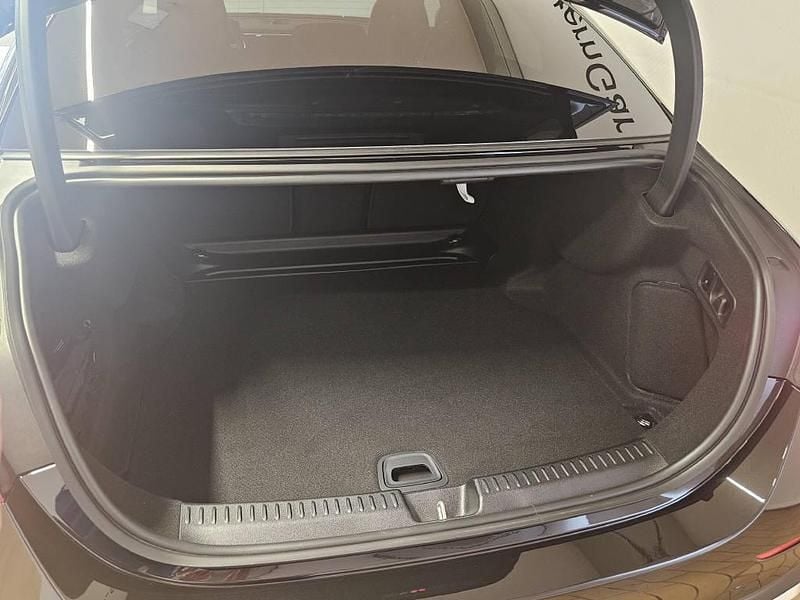 Neu Mercedes E220 AMG line 197 PS (144 kW) 2025 Schwarz Limousine