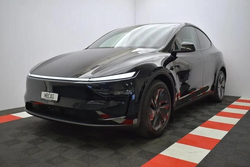 Schwarz Neu 2025 Tesla Model Y SUV | CHF 50’616 (Etwas zu teuer) - Bild 1/4