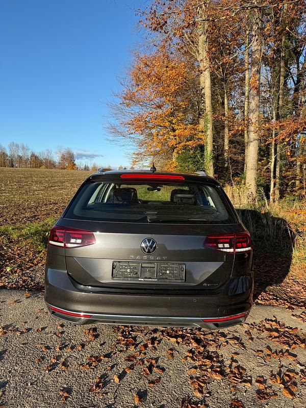Gebraucht VW Passat Elegance 200 PS (147 kW) 2021