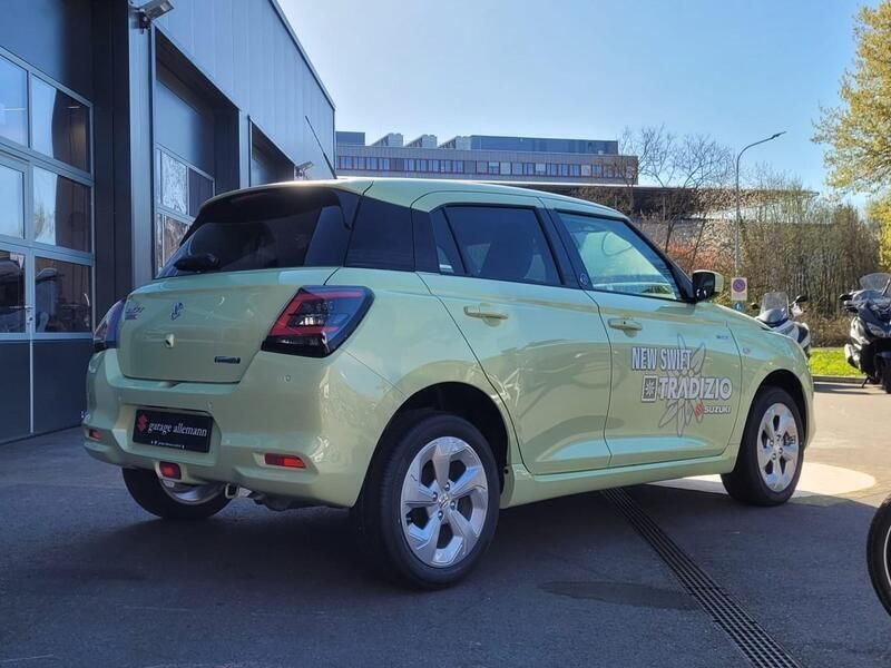 Gebraucht Suzuki Swift 82 PS (60 kW) 2024 Grün Kleinwagen