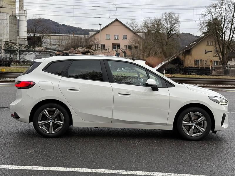 Gebraucht BMW 223 Active Tourer 197 PS (144 kW) 2023 Van / Kleinbus