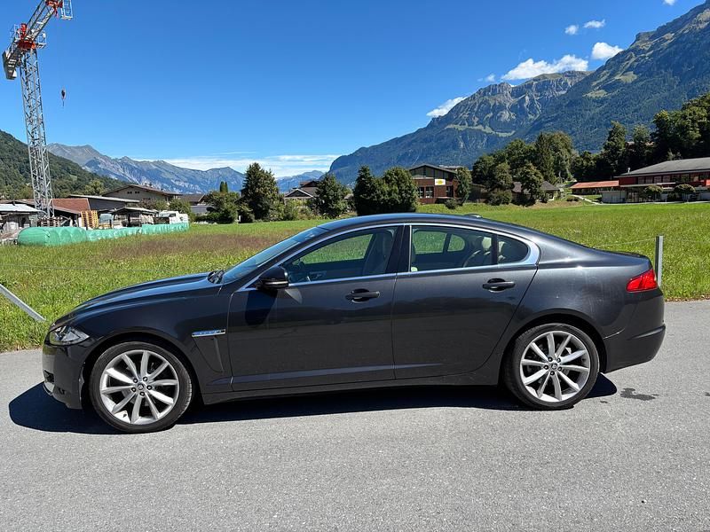 Gebraucht Jaguar XF 190 PS (139 kW) 2012 Limousine