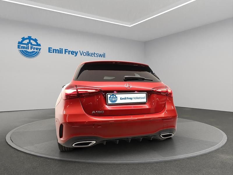 Gebraucht Mercedes A180 AMG line 150 PS (110 kW) 2024 Rot Limousine
