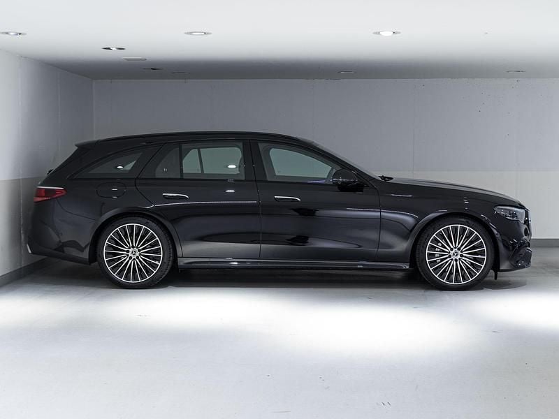 Gebraucht Mercedes E220 AMG line 217 PS (159 kW) 2024 Schwarz Kombi