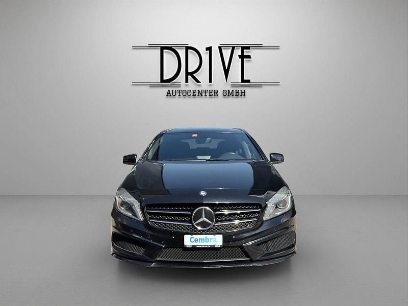 Gebraucht Mercedes A180 AMG line 122 PS (89 kW) 2015 Schwarz Limousine