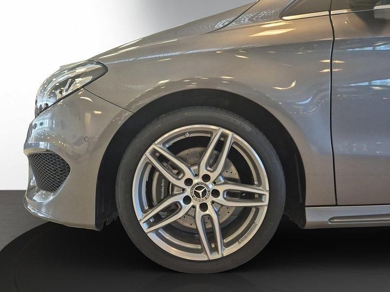 Gebraucht Mercedes B220 AMG line 184 PS (135 kW) 2017 Grau Van / Kleinbus