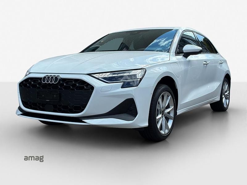 Gebraucht Audi A3 Sportback e-tron Attraction 204 PS (150 kW) 2025 Kleinwagen