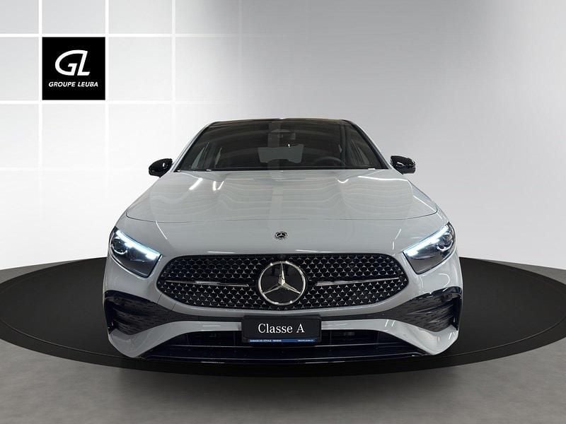 Neu Mercedes A250 224 PS (164 kW) 2026 Grau Limousine