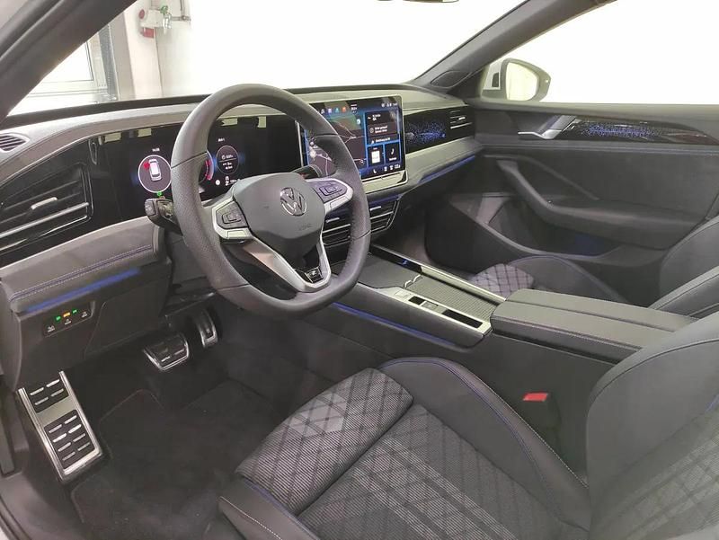 Gebraucht VW Passat R-line 150 PS (110 kW) 2025 Weiss Kombi