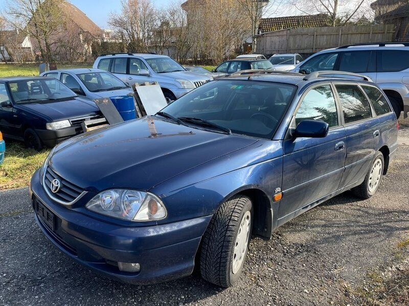 Gebraucht 2002 Toyota Avensis Sol Kombi | CHF 1’500 (Superpreis) - Bild 1/4