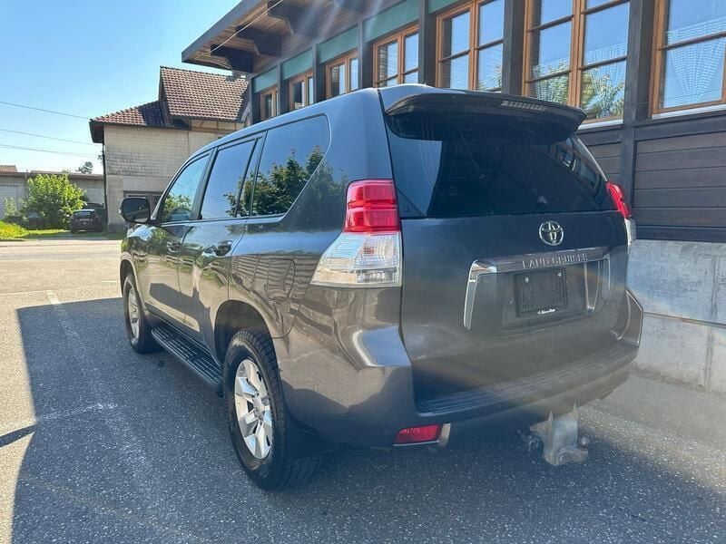Gebraucht Toyota Land Cruiser Luna 173 PS (127 kW) 2010 SUV