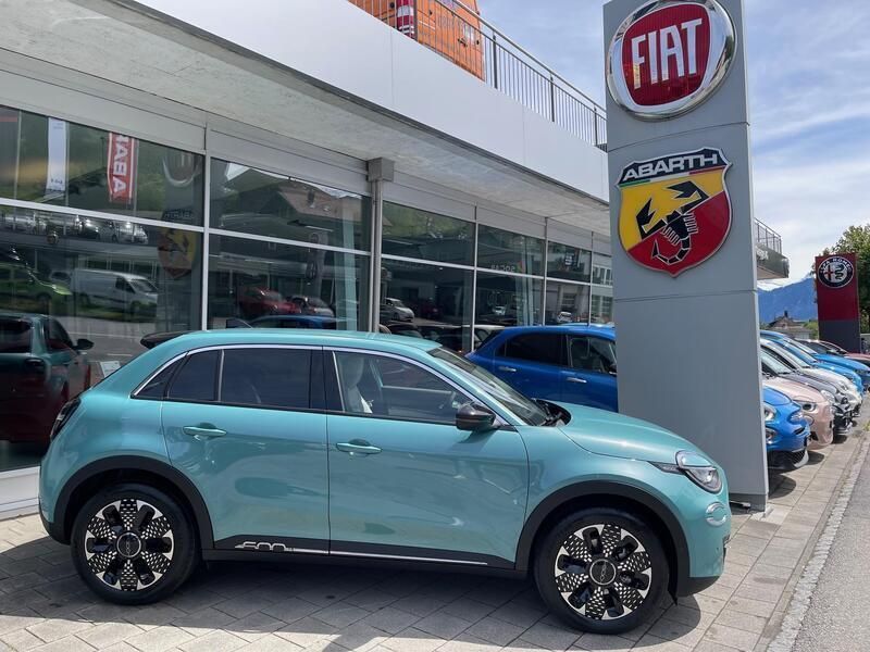Blau Gebraucht 2024 Fiat 600 La Prima SUV | CHF 36’940 - Bild 1/4
