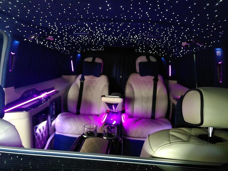 Gebraucht Mercedes V300 239 PS (175 kW) 2022 Schwarz Van / Kleinbus