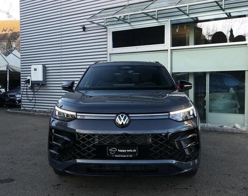 Neu VW Tayron R-line 266 PS (195 kW) 2026 Gray SUV