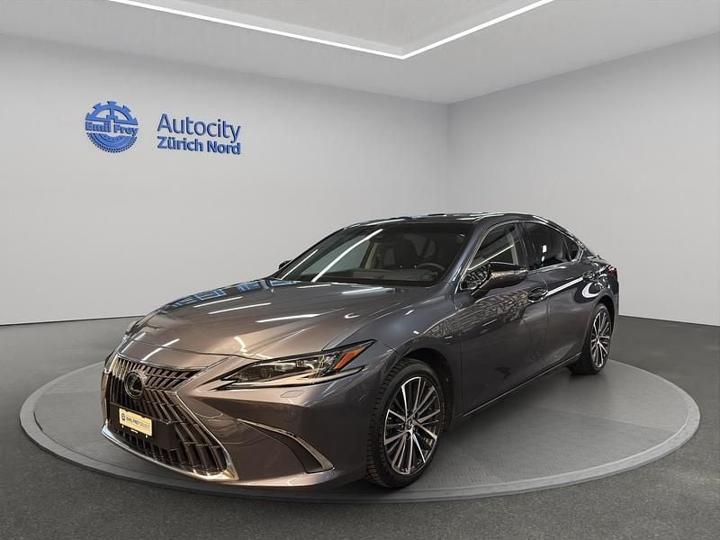 Gebraucht Lexus ES300H 218 PS (160 kW) 2023 Grau Limousine