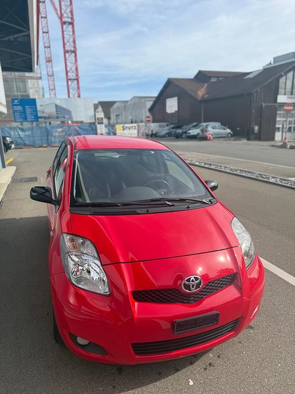 Gebraucht Toyota Yaris Luna 99 PS (72 kW) 2011 Kleinwagen