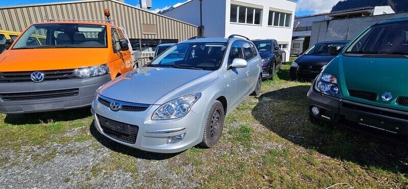 Gebraucht Hyundai i30 Comfort 126 PS (92 kW) 2009 Kombi
