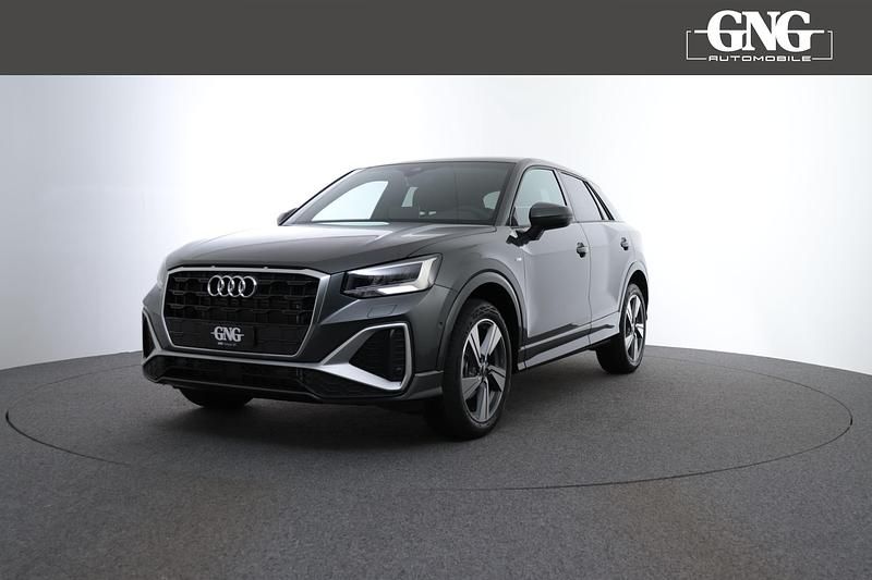Grau Gebraucht 2024 Audi Q2 S-Line SUV | CHF 39’900 - Bild 1/4