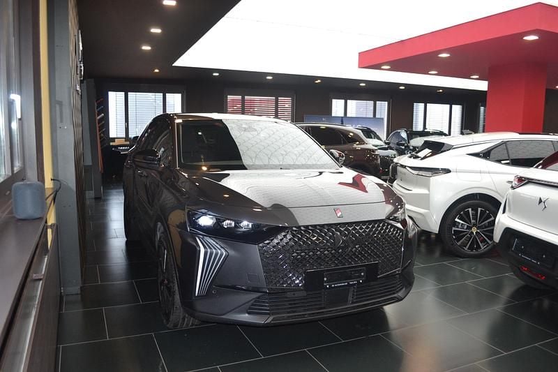 Grau Gebraucht 2024 DS Automobiles DS7 Crossback SUV | CHF 38’900 - Bild 1/4