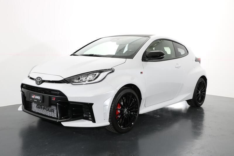 Weiss Gebraucht 2024 Toyota Yaris Sport Limousine | CHF 49’990 (Guter Preis) - Bild 1/4