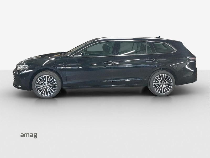Gebraucht VW Passat Elegance 204 PS (150 kW) 2024 Grenadill black metallic Kombi