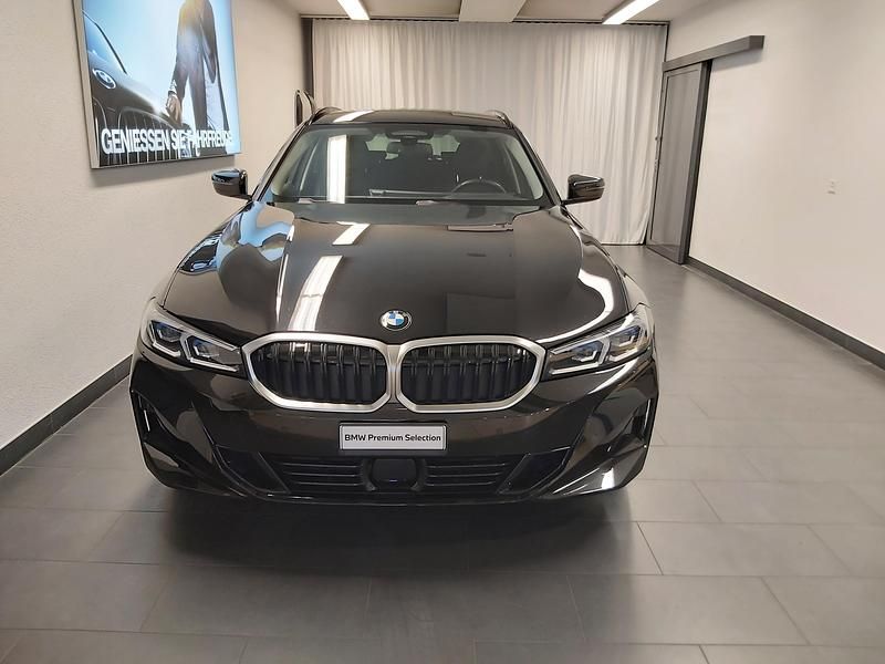 Gebraucht BMW 320e Comfort Edition 190 PS (139 kW) 2024 Schwarz Kombi