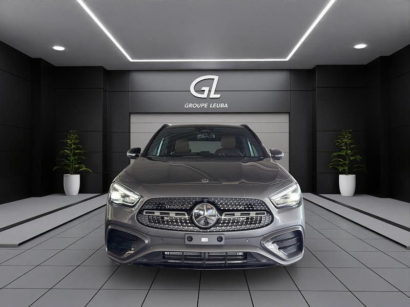 Gebraucht Mercedes GLA220 190 PS (139 kW) 2025 Grau SUV