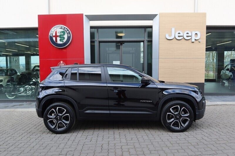 Neu Jeep Avenger Summit 101 PS (74 kW) 2025 SUV