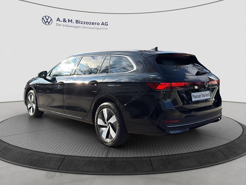 Gebraucht VW Passat Business 150 PS (110 kW) 2025 Schwarz Kombi