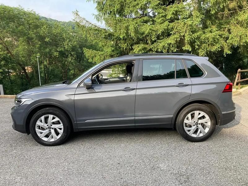 Gebraucht VW Tiguan Life 190 PS (139 kW) 2025 Gray SUV