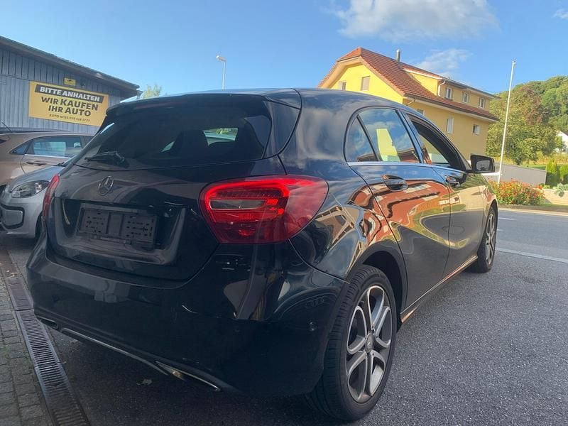Gebraucht Mercedes A180 122 PS (89 kW) 2016