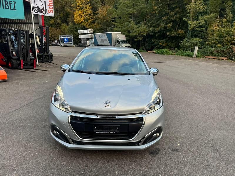 Gebraucht Peugeot 208 Access 82 PS (60 kW) 2017 Kleinwagen