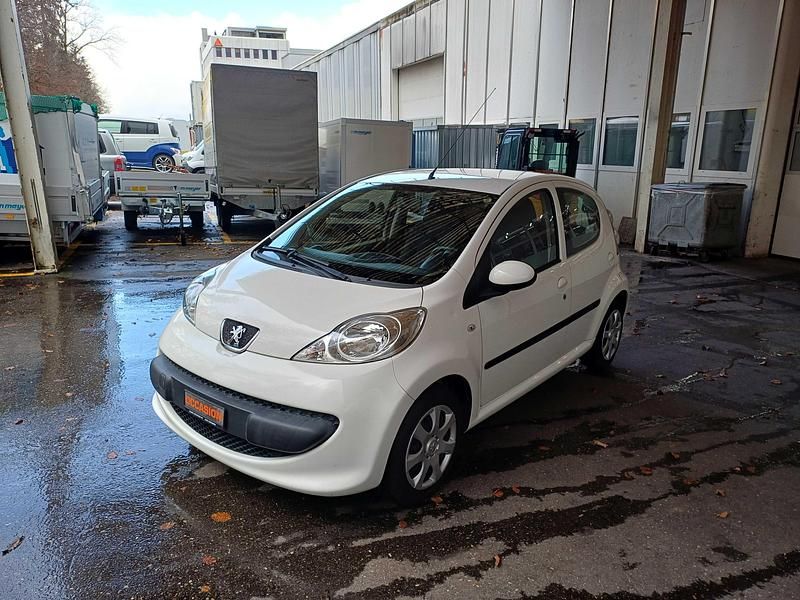 Gebraucht 2008 Peugeot 107 Kleinwagen | CHF 3’290 (Etwas zu teuer) - Bild 1/4