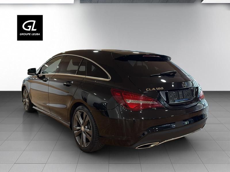 Gebraucht Mercedes CLA180 Urban 122 PS (89 kW) 2017 Schwarz Limousine