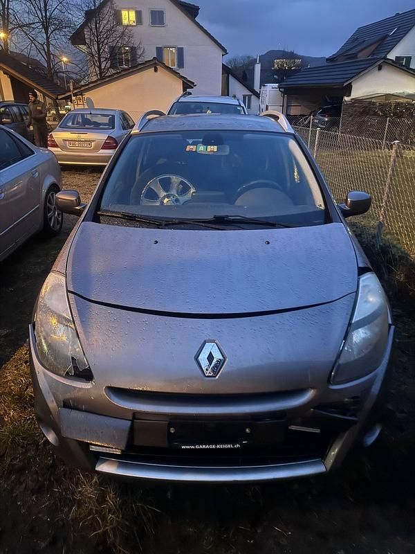 Gebraucht Renault Clio II 101 PS (74 kW) 2010