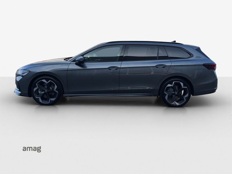 Neu Skoda Superb SportLine 266 PS (195 kW) 2025 Graphite grau, metallic Kombi
