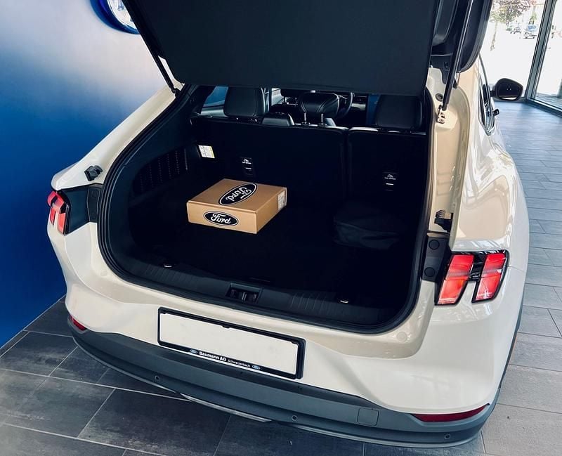 Gebraucht Ford Mustang Mach-E 197 kW (269 PS) 2022 Weiss SUV