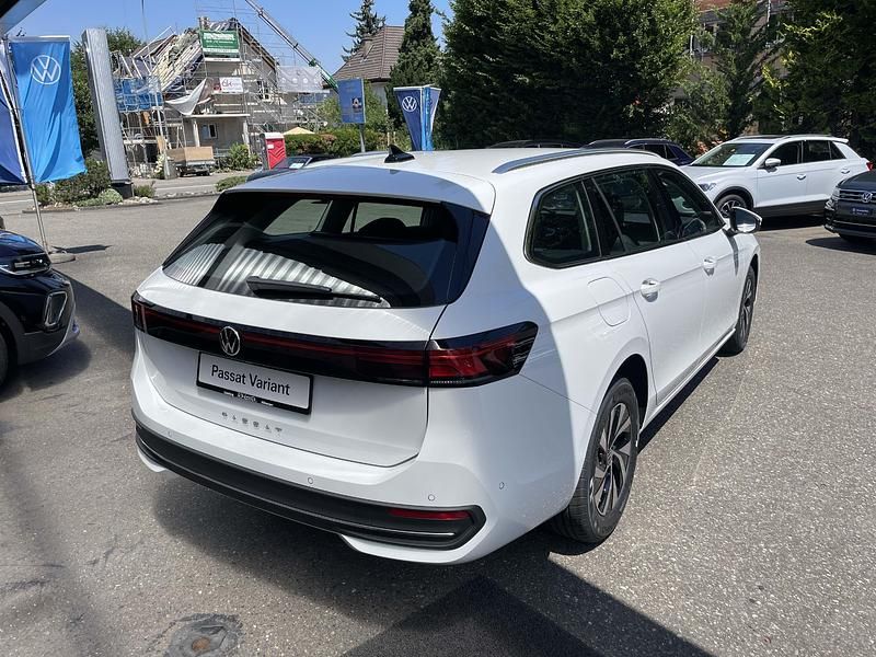 Neu VW Passat Business 150 PS (110 kW) 2025 Weiss Kombi