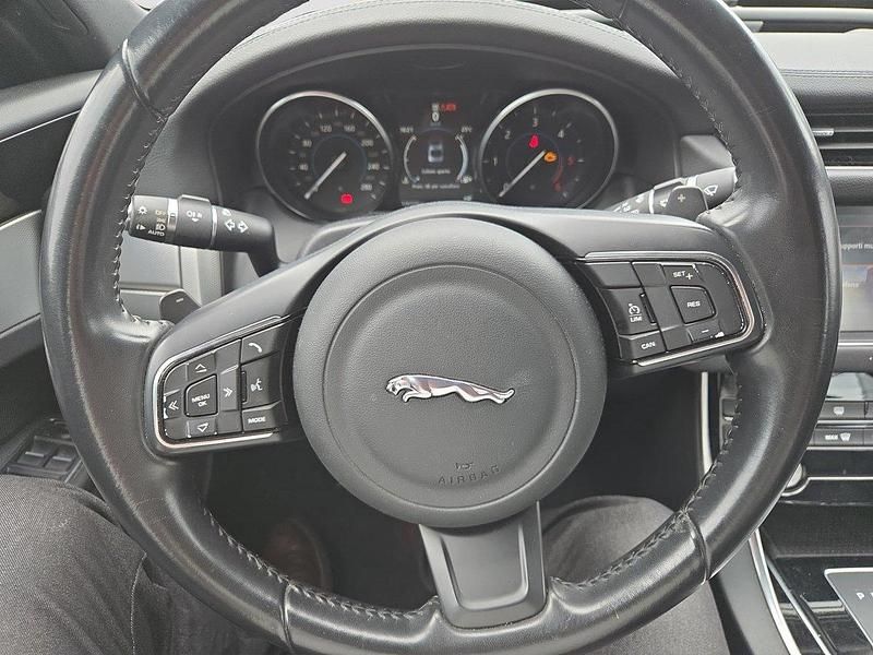 Gebraucht Jaguar XF 179 PS (131 kW) 2018 Limousine