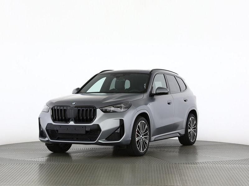 Neu BMW X1 M Sport 211 PS (155 kW) 2025 "frozen pure grey me mét. SUV