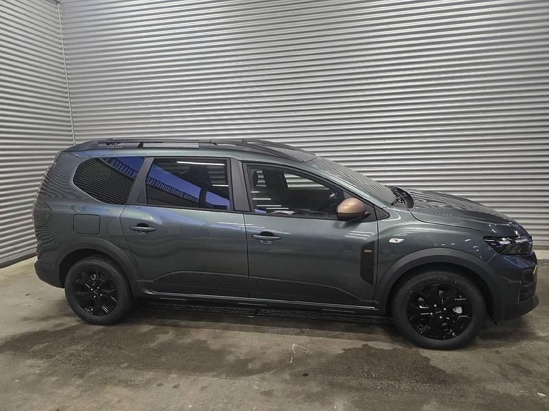 Neu Dacia Jogger Extreme 156 PS (114 kW) 2026 Grün Van / Kleinbus
