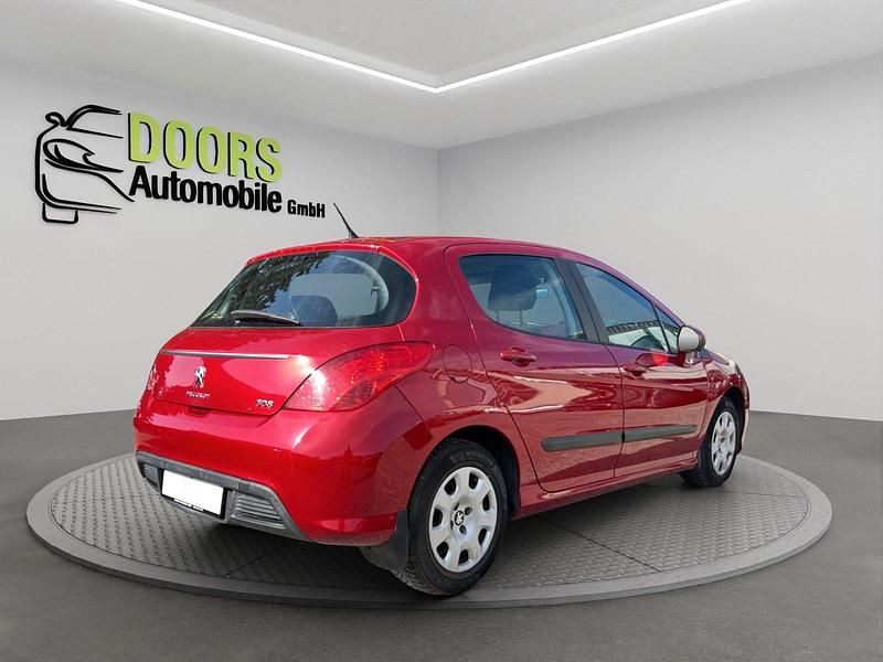 Gebraucht Peugeot 308 Access 92 PS (67 kW) 2012 Limousine