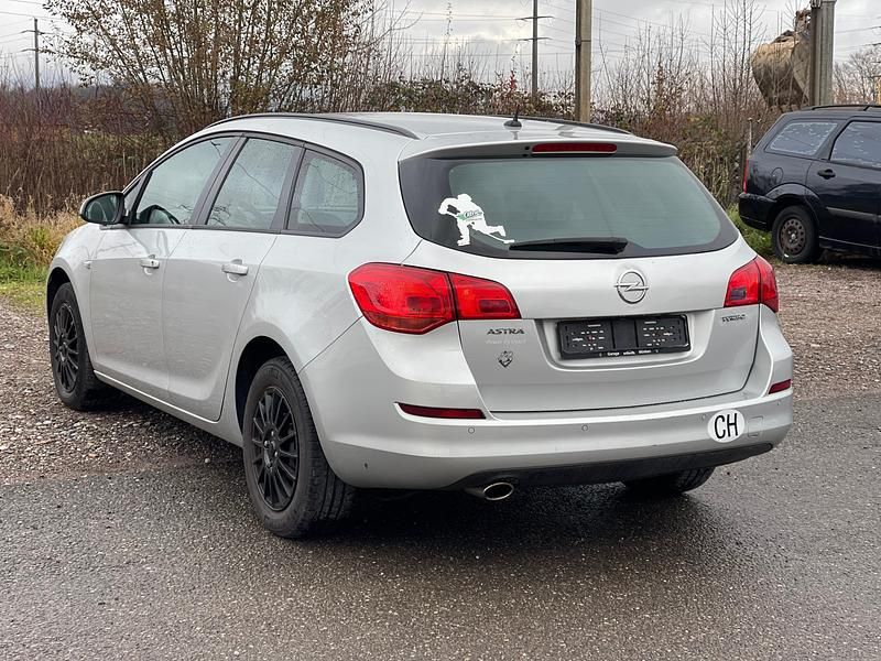 Gebraucht Opel Astra Sport 140 PS (102 kW) 2011