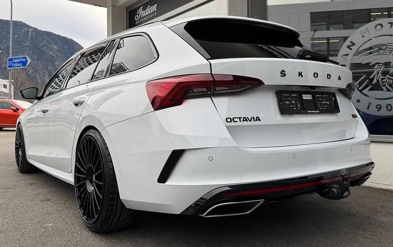 Gebraucht Skoda Octavia RS 245 PS (180 kW) 2026 Weiss Kombi